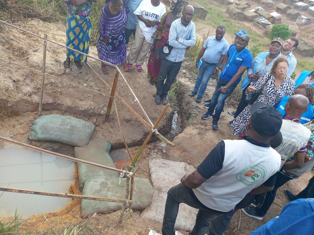 Visite de Concil de la Bejgique dans le site des PDIs de Katanyika II à Kalemie en provinance du Nord et Sud-Kivu